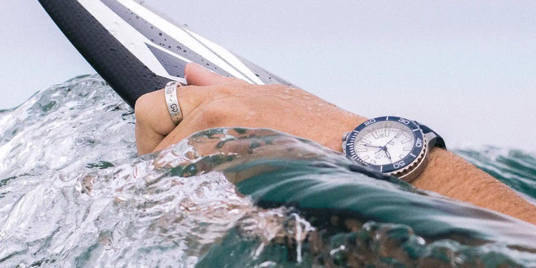Best Watches for Surfing, Diving and Ocean Swimming in Saltwater